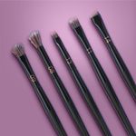 Set-de-brochas-de-maquillaje-5-piezas-con-bolsa-de-almacenamiento-serie-black-gold-Miniso-2-26867