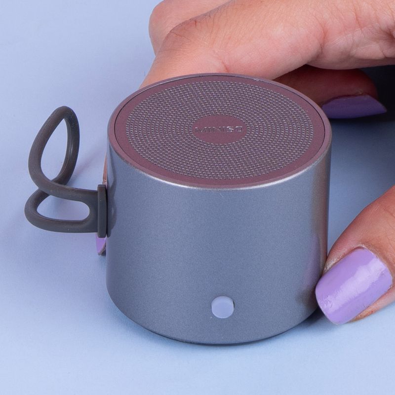 Parlante-inal-mbrico-port-til-de-metal-mod-a127-gris-Miniso-2-27234
