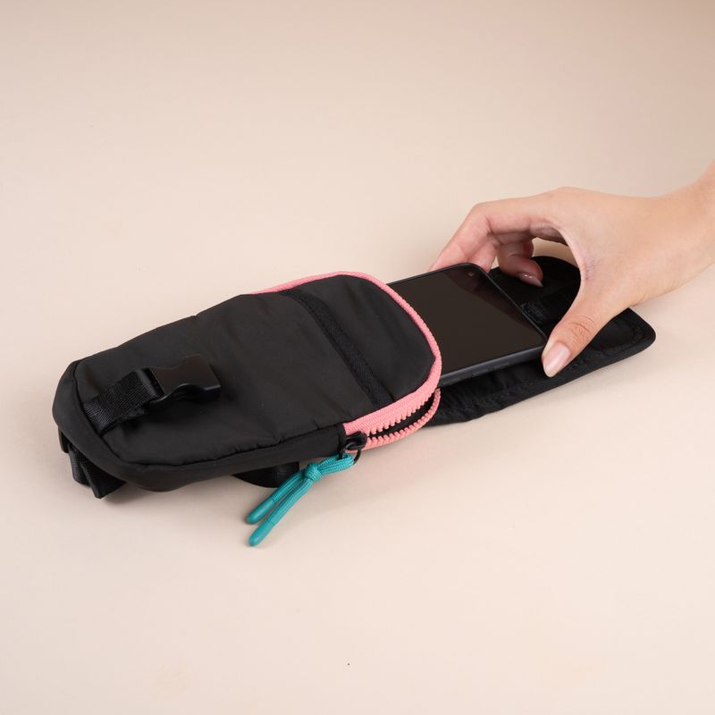 Bolso-porta-celular-miniso-serie-camping-negro-Miniso-2-27296