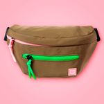 Bolso-estilo-cangurera-miniso-serie-camping-verde-Miniso-2-27300