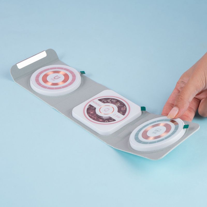 Cargador-inal-mbrico-magn-tico-3-en-1-serie-transparente-blanco-mod-wl589-Miniso-2-27340