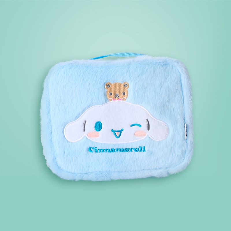 Neceser-de-viaje-grande-de-peluche-con-personajes-de-sanrio-cinnamoroll-Sanrio-2-27487
