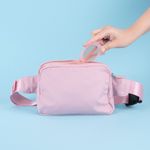 Bolso-estilo-cangurera-miniso-serie-sporty-elegance-rosa-Miniso-2-28168