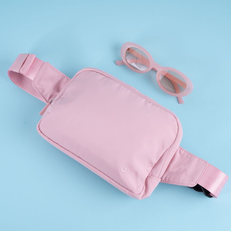 Bolso-estilo-cangurera-miniso-serie-sporty-elegance-rosa-Miniso-3-28168