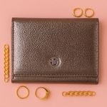 Cartera-corta-con-broche-para-mujer-miniso-serie-shiny-gris-Miniso-2-28386