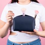 Cosmetiquera-de-color-solido-azul-marino-Miniso-2-7843