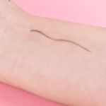 L-piz-para-cejas-con-aplicador-con-punta-delgada-marr-n-Miniso-2-28503