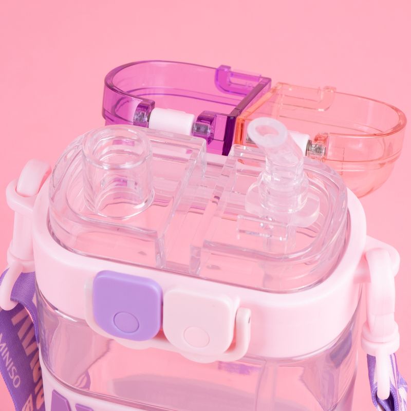 Tomatodo-de-pl-stico-serie-letter-con-correa-para-el-hombro-560-ml-purpura-Miniso-4-28068