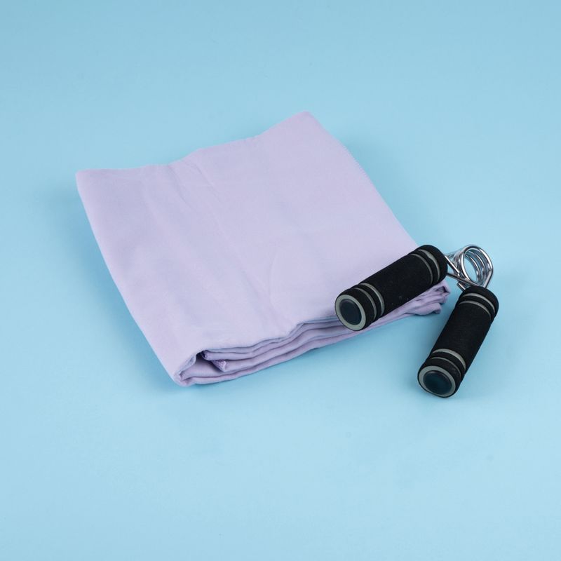 Toalla-deportiva-miniso-sports-de-secado-rapido-new-color-series-lila-Miniso-3-28748