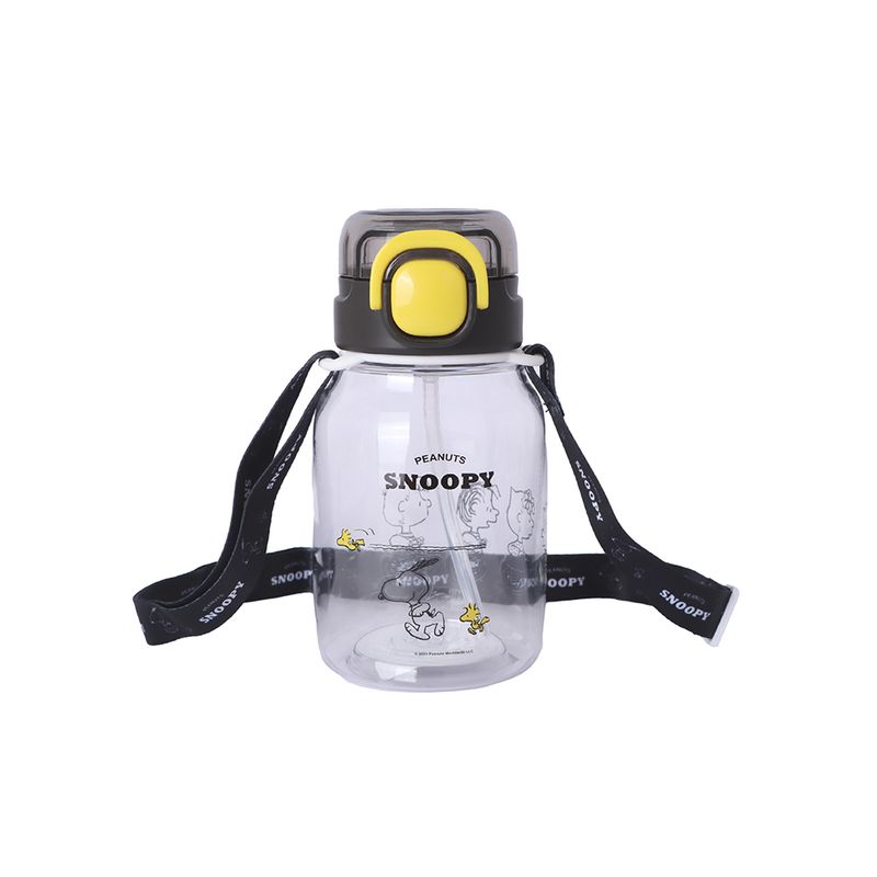 Tomatodo-de-plastico-snoopy-kids-con-correa-para-el-hombro-600-ml-negro-Snoopy-1-26969