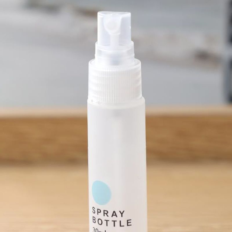 Botella-de-viaje-con-atomizador-30-ml-Miniso-2-3153
