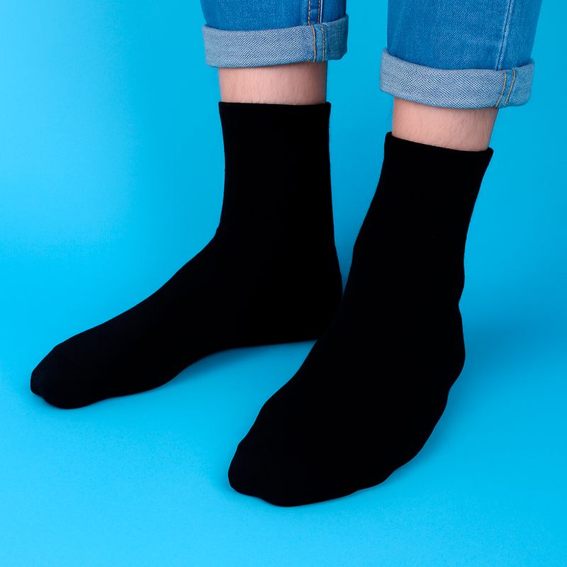Medias-deportivas-crew-miniso-para-hombre-blanco-y-negro-Miniso-2-29140