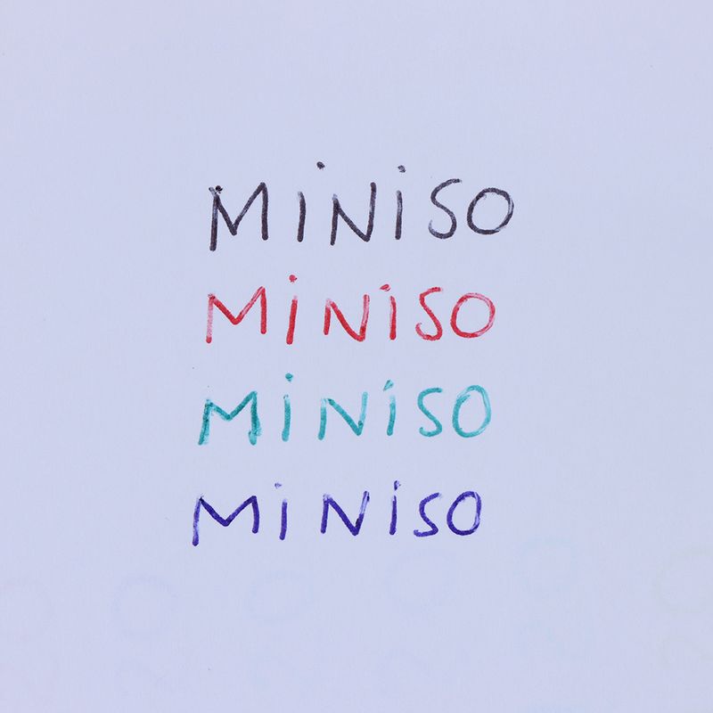 Lapicero-negro-de-4-colores-retr-ctil-1-0-mm-rojo-verde-azul-negro-Miniso-2-14843
