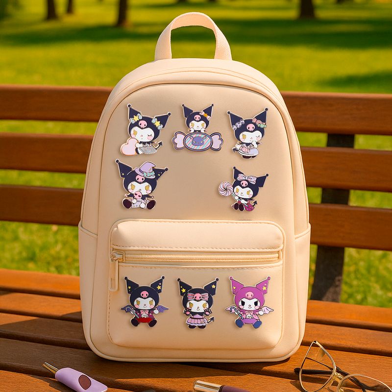 BlindBox-Sanrio-Kuromi-Pin-Truco-O-Trato-Met-lico-4x4-cm-Sanrio-2-29190