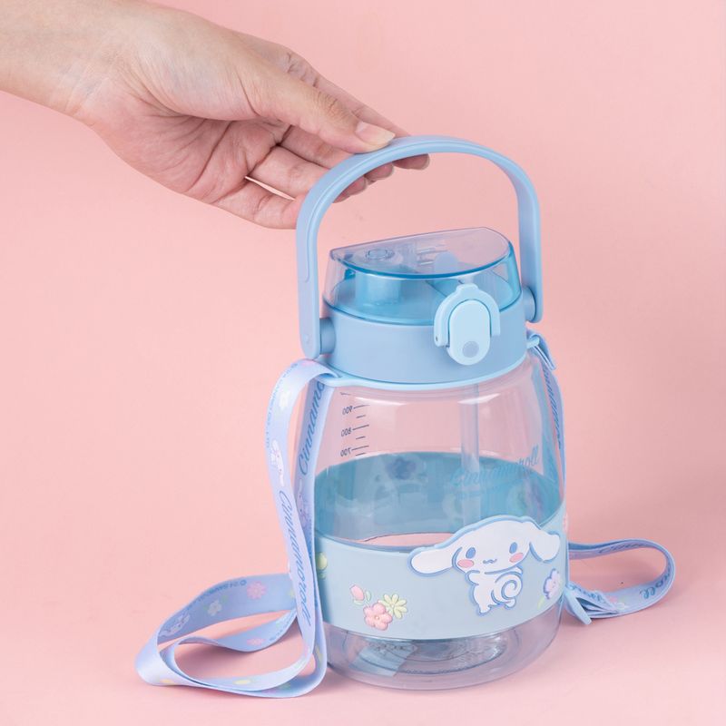 Tomatodo-de-pl-stico-personajes-de-sanrio-con-correa-para-el-hombro-y-asa-1300-ml-cinnamoroll-azul-Sanrio-2-29200