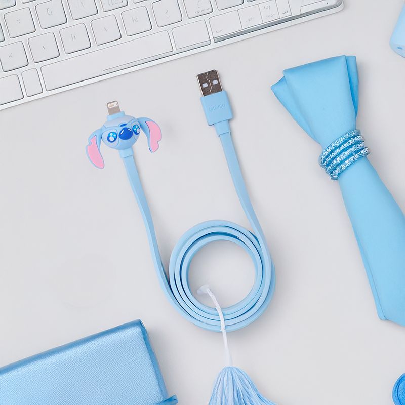 Cable-de-carga-tipo-c-disney-stitch-dinner-party-con-bolsa-Stitch-Dinner-Party-2-27923