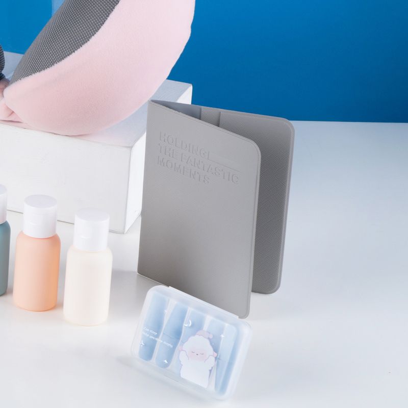 Portapasaporte-peque-o-gris-Miniso-2-7389