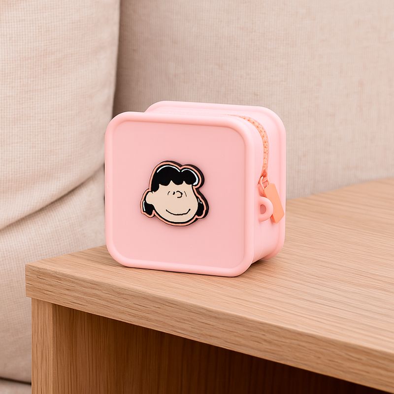 Monedero-cuadrado-silicon-rosa-Snoopy-2-29637