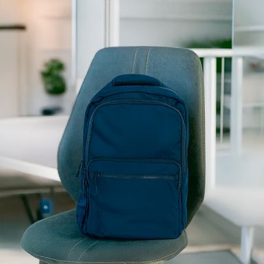 Mochila deportiva grande bolsillos al frente azul -  Miniso