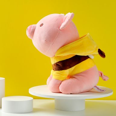 Peluche de cerdito sentado con capucha de abeja -  Miniso