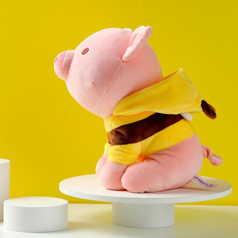 Peluche-de-cerdito-sentado-con-capucha-de-abeja-Miniso-2-4388