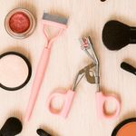 Rizador-de-pesta-as-y-peine-para-pesta-as-peach-pink-series-Miniso-2-24828