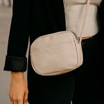 Bolsa-crossbody-lisa-apricot-con-asa-caf-Miniso-2-29541