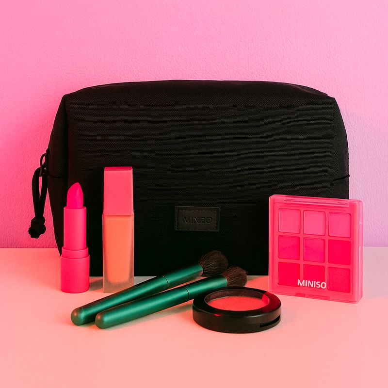 Neceser-de-estilo-neutro-negro-Miniso-2-29985