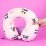 Almohada-de-viaje-panda-serie-wbb-color-rosa-We-Bare-Bears-2-30314