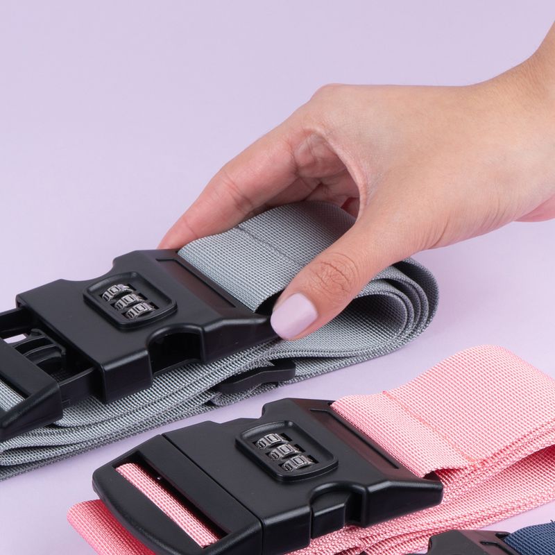Correa-con-candado-gris-serie-miniso-Miniso-4-26031