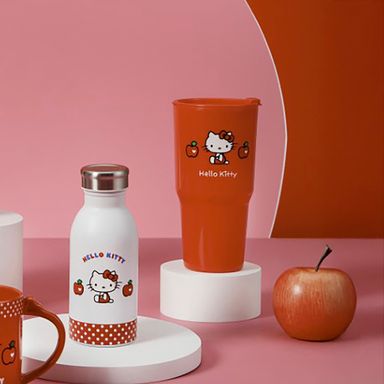 Vaso de plástico con tapa abatible de la colección apple de hello kitty 800 ml rojo sanrio -  Sanrio