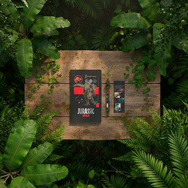 Set de papelería libro de tapa dura, rotulador retráctil, fichas serie jurassic world -  Jurassic World