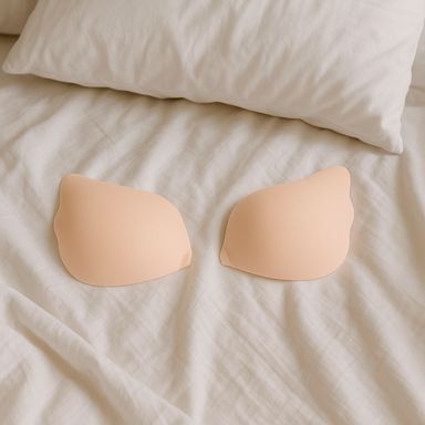 Sujetador adhesivo con estuche copa c-d 93% poliamida, 7% elastano beige 14.8x11 cm -  Miniso