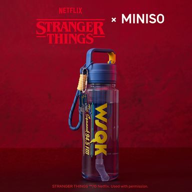 Tomatodo de plástico colección stranger things 850 ml azul -  Stranger Things