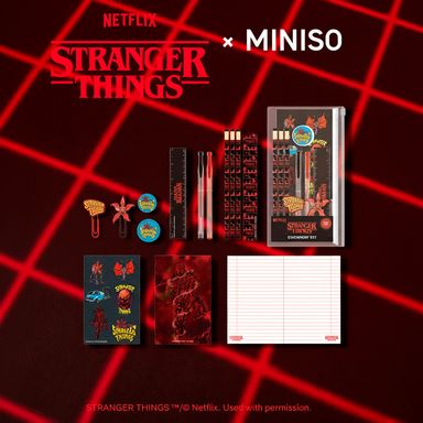 Set de escritorio estuche, stickers, lapiceros, regla, lapices, libreta serie stranger things -  Stranger Things