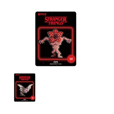 Insignia metálica 2 modelos surtidos serie stranger things -  Stranger Things