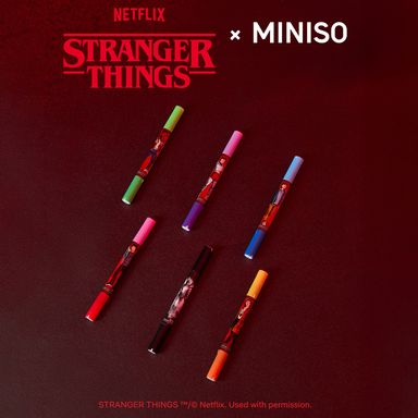 Set de rotuladores de doble punta y doble color en 12 colores paquete de 6 serie stranger things -  Stranger Things
