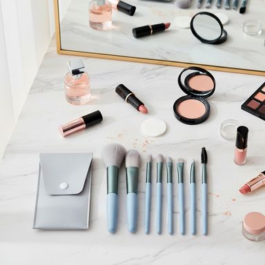 Kit brochas de maquillaje con funda sintéticas gris 8 piezas -  Miniso