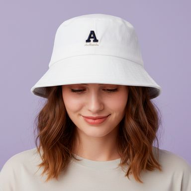 Sombrero de cubo letra bordada a blanco -  Miniso