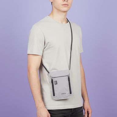 Organizador de viaje bolsa plegable para el pecho serie miniso go beige -  Miniso