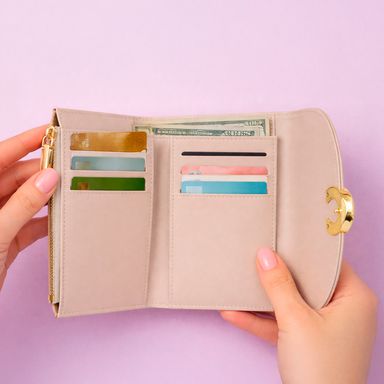 Cartera mediana para mujer miniso solapa con broche beige -  Miniso