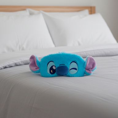 Antifaz para dormir disney fluffy festival peluche mickey stitch -  Disney