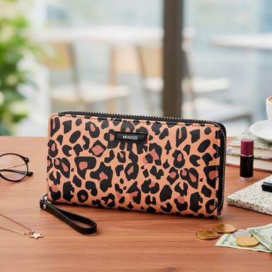 Cartera larga para mujer tipo animal print sintética café 19x10x2 cm -  Miniso