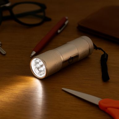 Mini linterna metálica plateada 2.5x2.5x8.5 cm -  Miniso