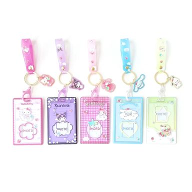 Llavero porta credencial strawberry de sanrio hello kitty and friends -  Sanrio